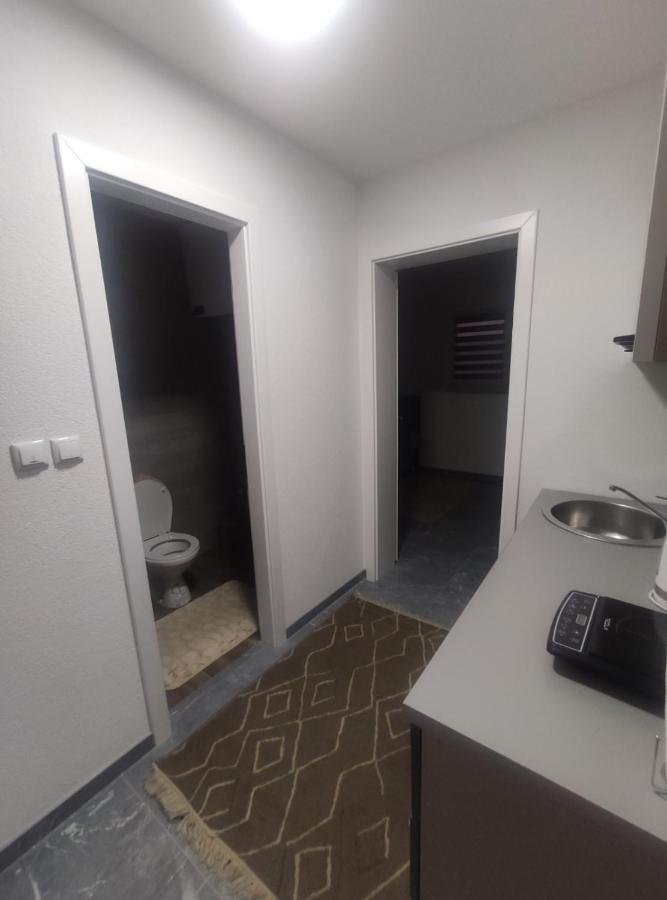 Neer Apartment Zivinice Bagian luar foto