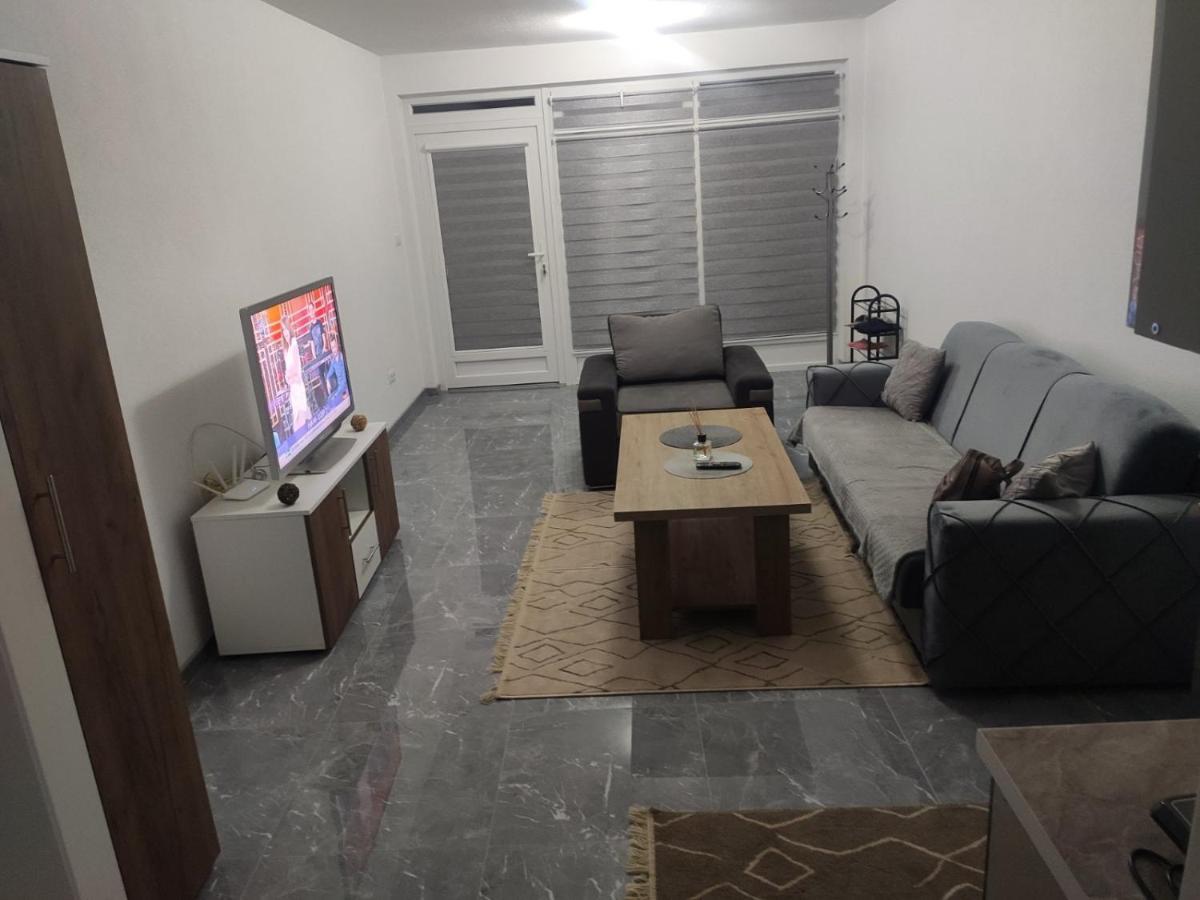 Neer Apartment Zivinice Bagian luar foto