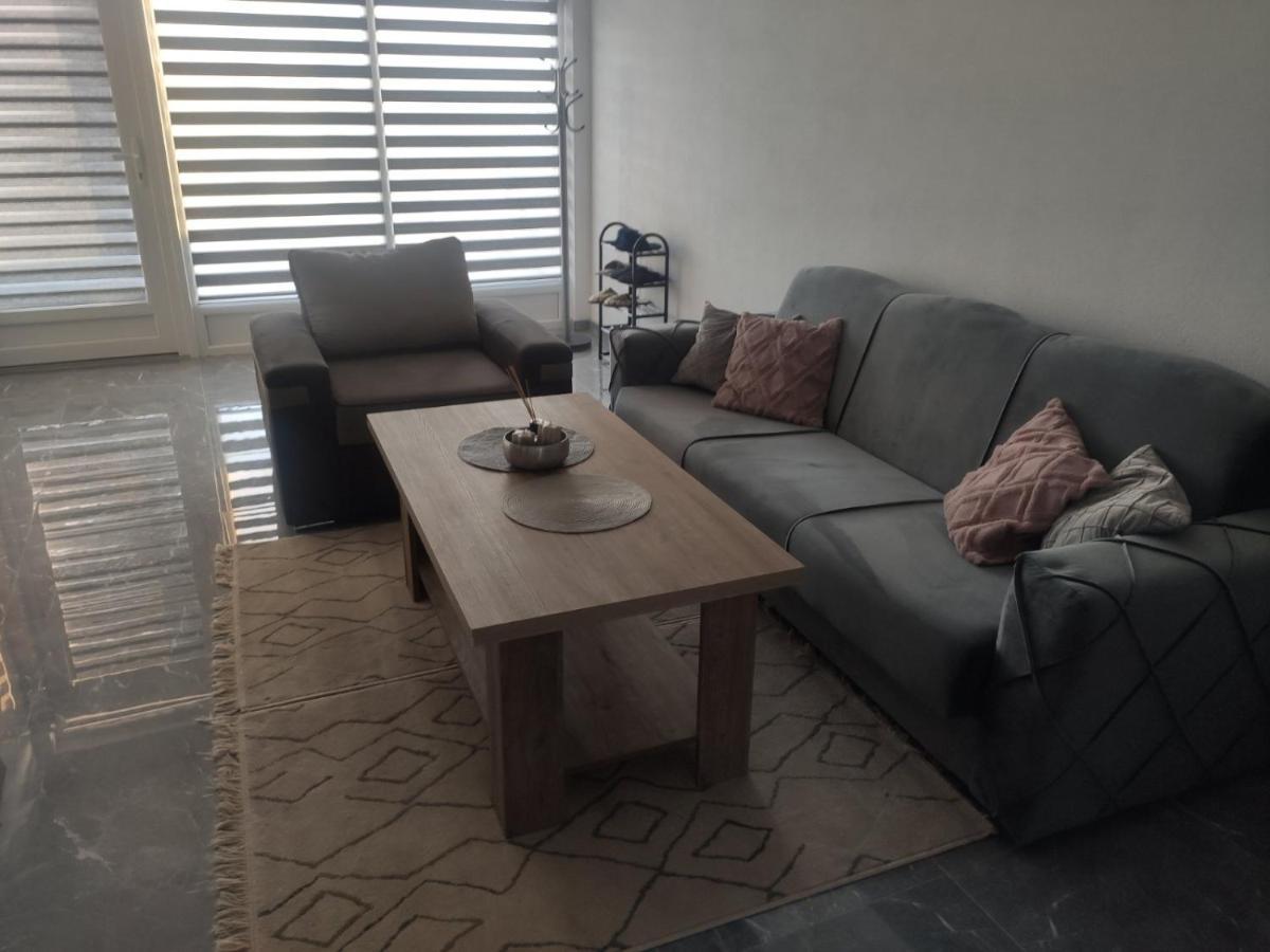 Neer Apartment Zivinice Bagian luar foto
